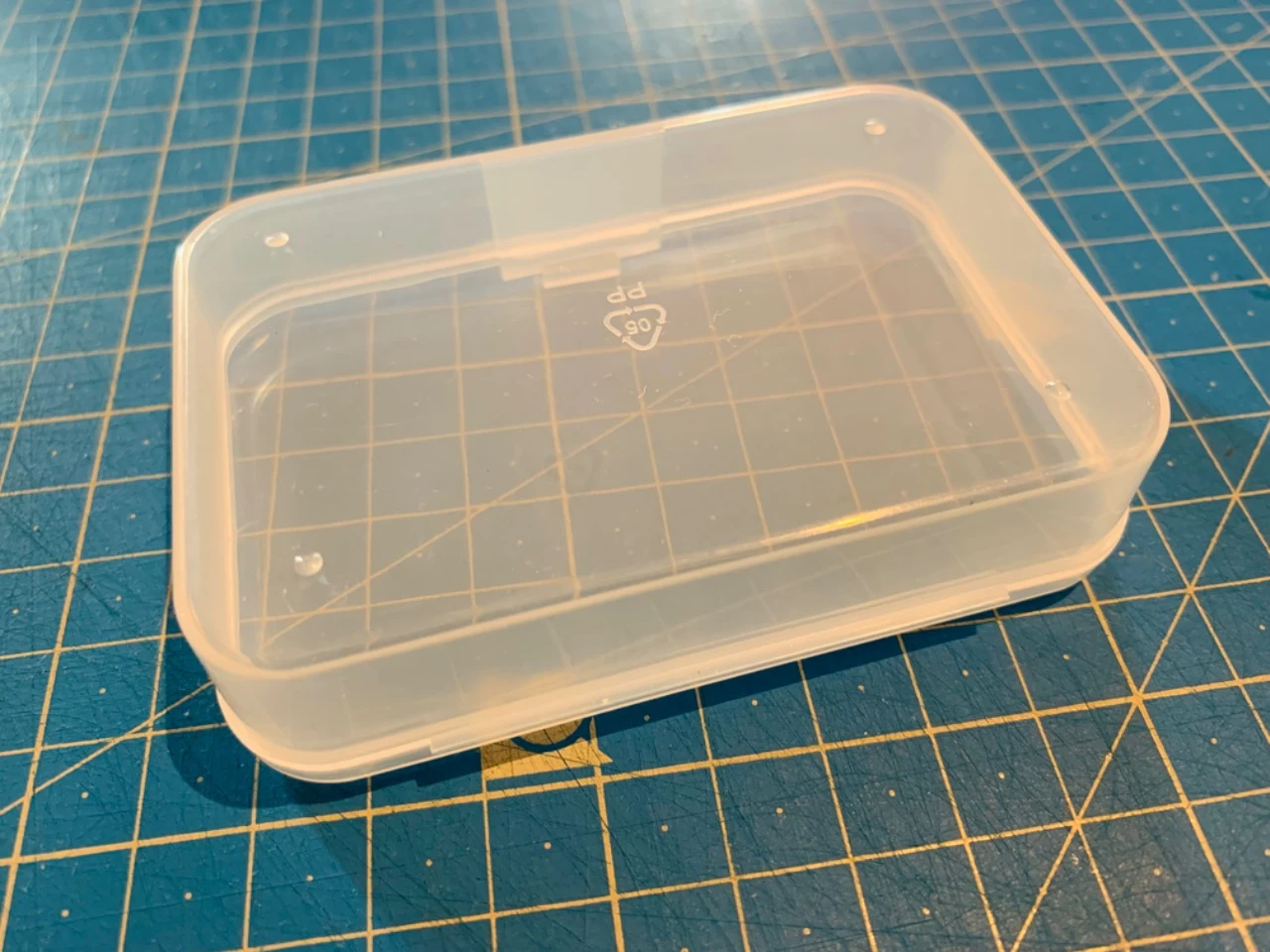 Lot 10 petites boîtes plastique couvercle – photo 2